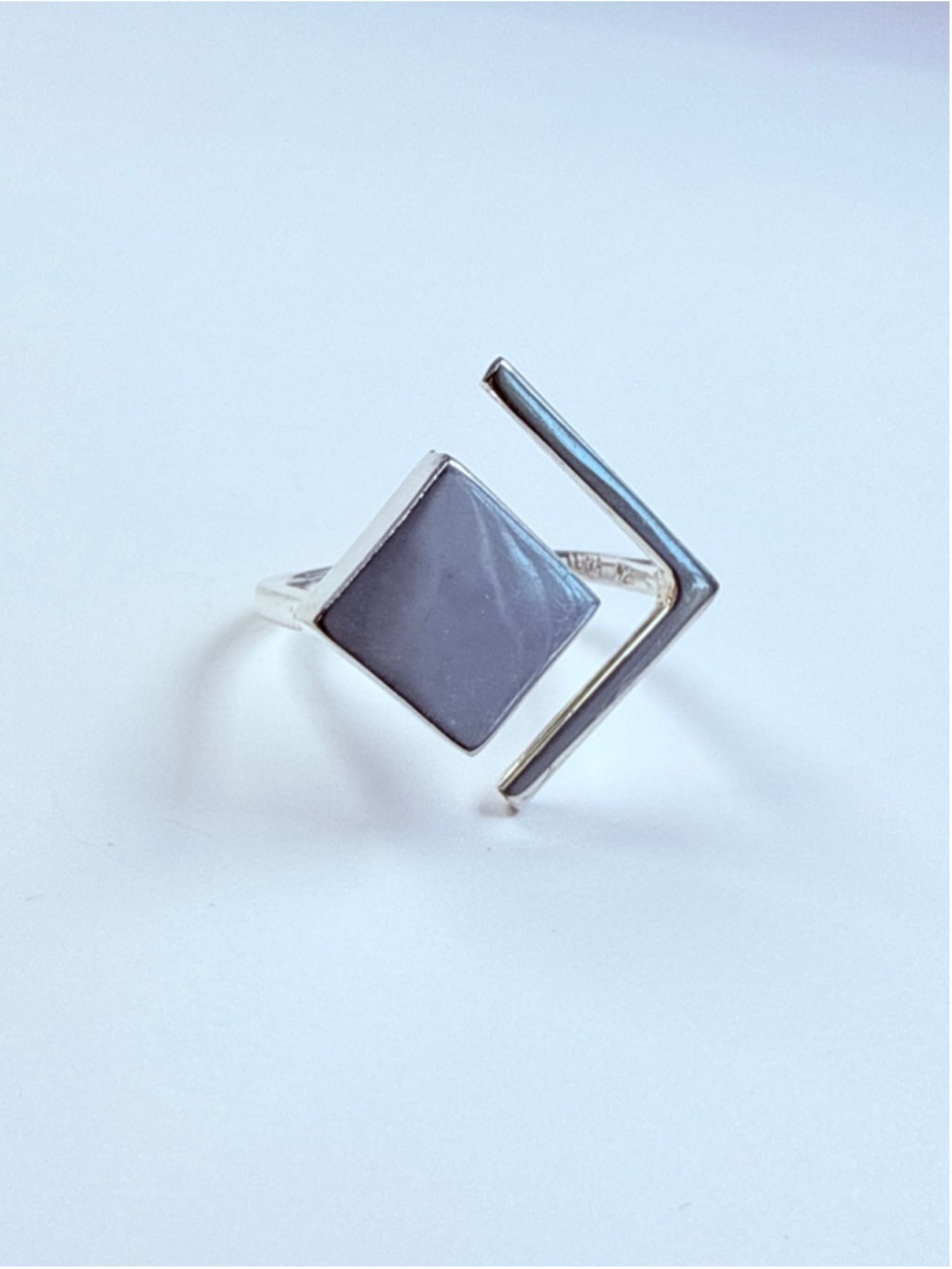 LUNA Modernist Geometric Deltoid & Arrow 925 Sterling Silver Directional Ring